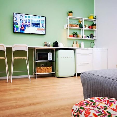 밀라노 Sunny Flat 50 Meters From The Metro 아파트 외부 사진