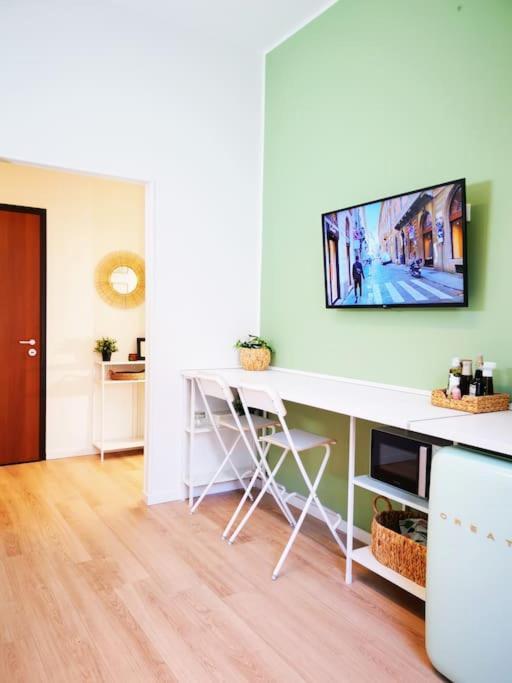 밀라노 Sunny Flat 50 Meters From The Metro 아파트 외부 사진