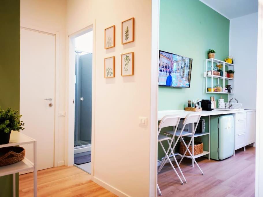 밀라노 Sunny Flat 50 Meters From The Metro 아파트 외부 사진
