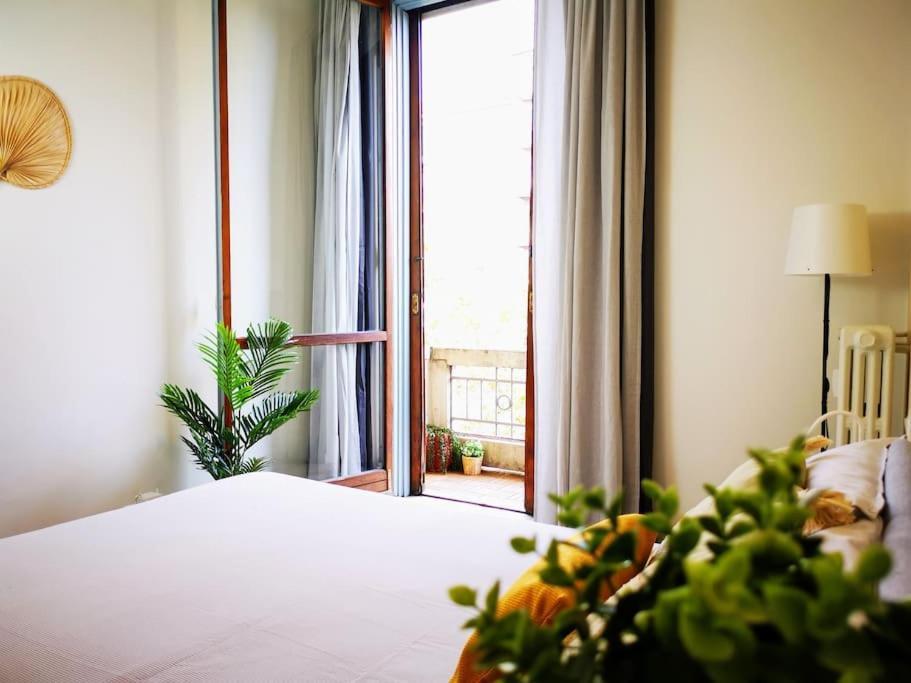 밀라노 Sunny Flat 50 Meters From The Metro 아파트 외부 사진