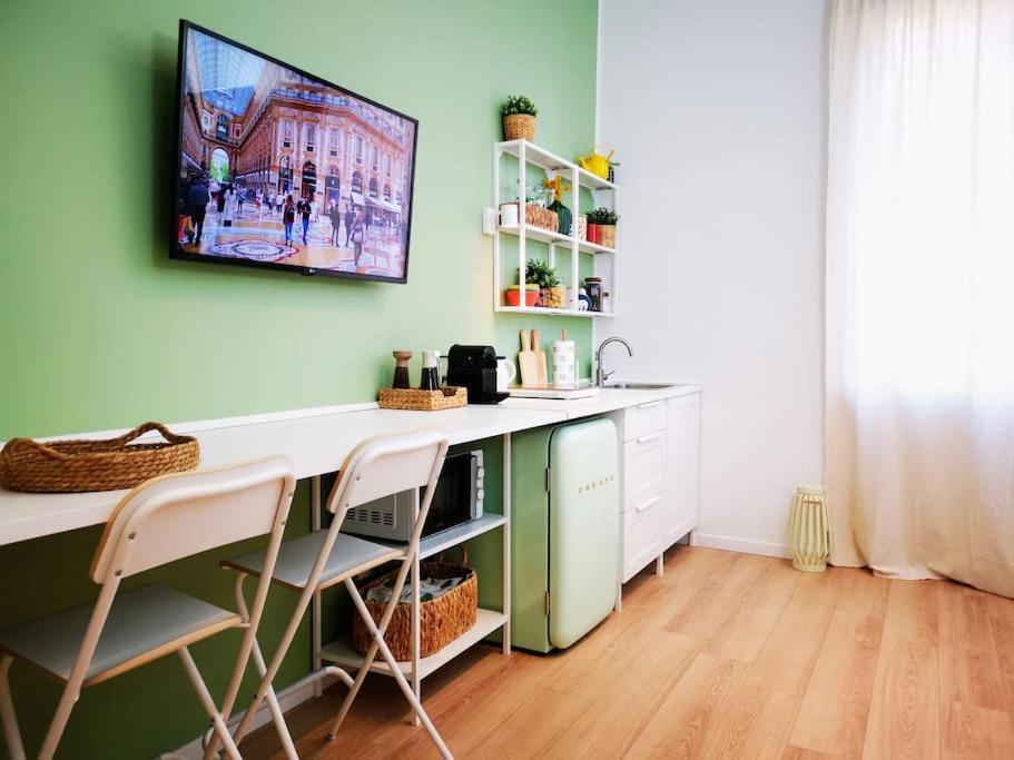 밀라노 Sunny Flat 50 Meters From The Metro 아파트 외부 사진